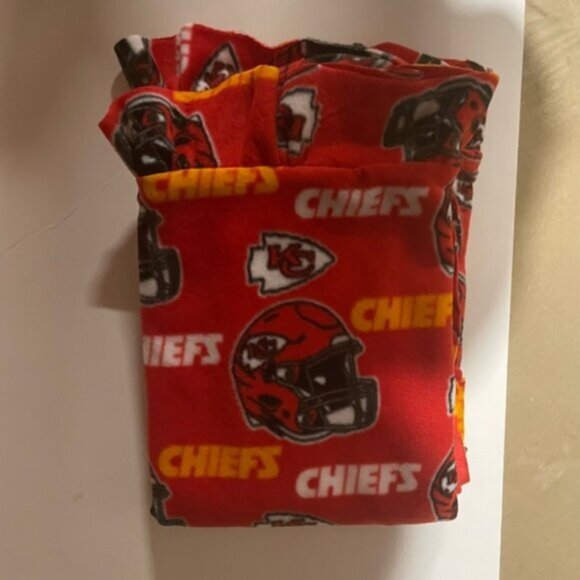 Red Chiefs Fleece Blanket - Picture 1 of 2